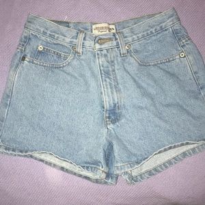 Lightwash High Wasited Jean Shorts